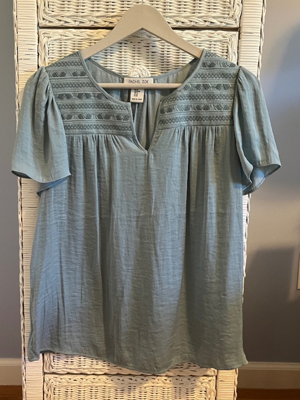 Beautiful Rachel Zoe blouse, Sea blue color, short sleeve Sz Med